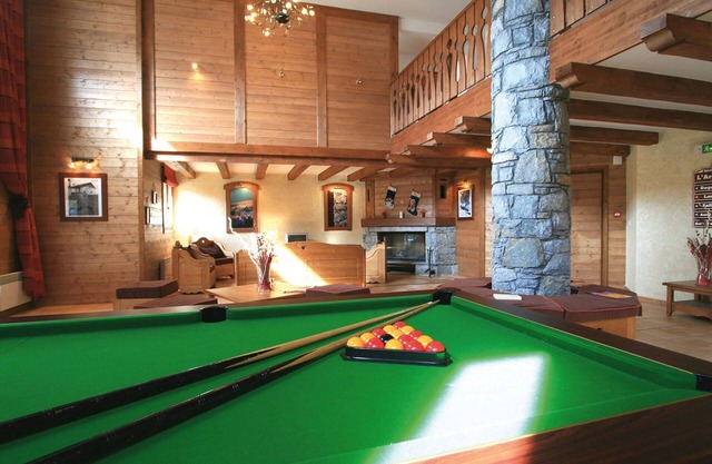 Cosy apartment for 6 people with WIFI, pool, TV, terrace and pets allowed
