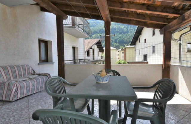 Cosy apartment for 7 guests with WIFI, TV, terrace and parking