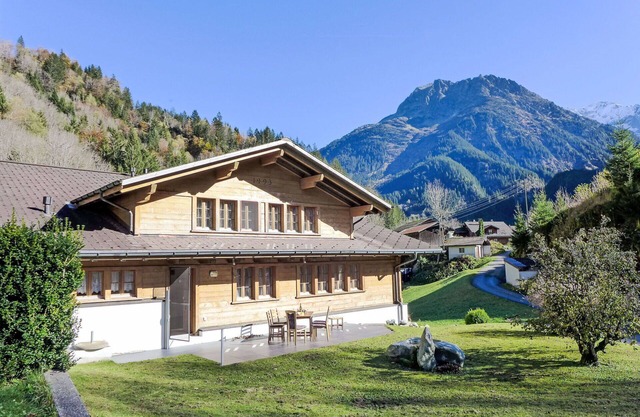 Cosy apartment for 5 guests with WIFI, TV, patio, pets allowed and panoramic view