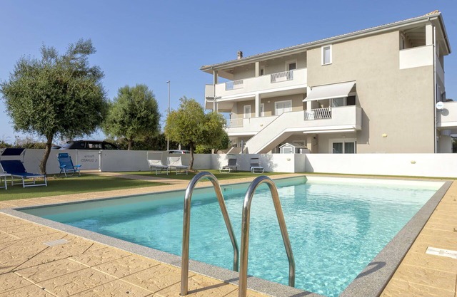 Cosy apartment for 5 people with A/C, WIFI, pool, TV and terrace