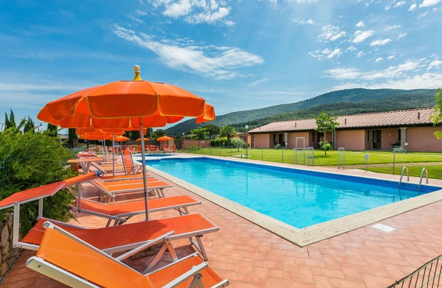 Cosy apartment in villa for 6 people with pool, A/C, WIFI, TV, terrace, pets allowed and parking