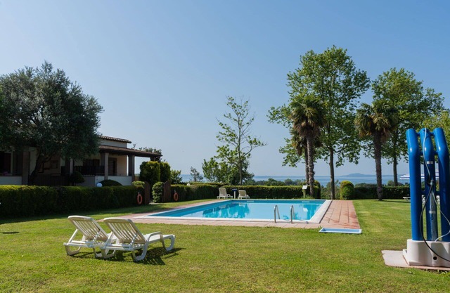 Cosy apartment in villa for 5 guests with pool, WIFI, TV, terrace and pets allowed