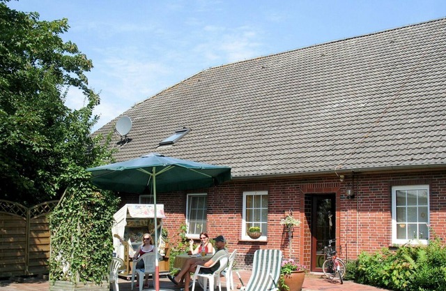 Cosy apartment in villa for 2 guests with WIFI, TV, terrace, pets allowed and parking