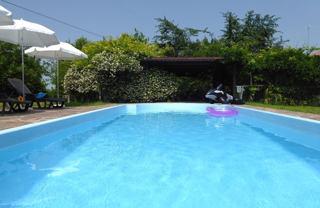 Cosy apartment in villa for 10 people with A/C, pool, WIFI and terrace