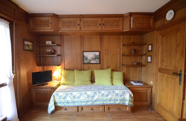 Cosy apartment with terrace overlooking Tofana