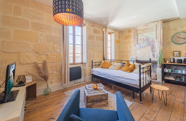 Cosy apartment two minutes from the train station!