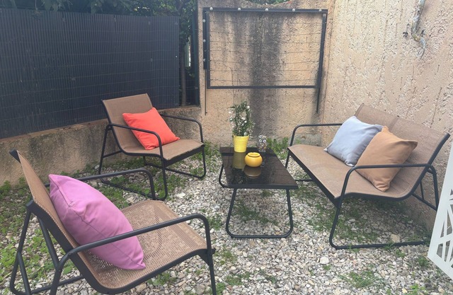 Cosy apartment with garden in Drôme Provençale
