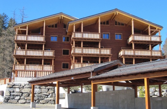 Cosy apartment with large terrace and magnificent view on mountains
