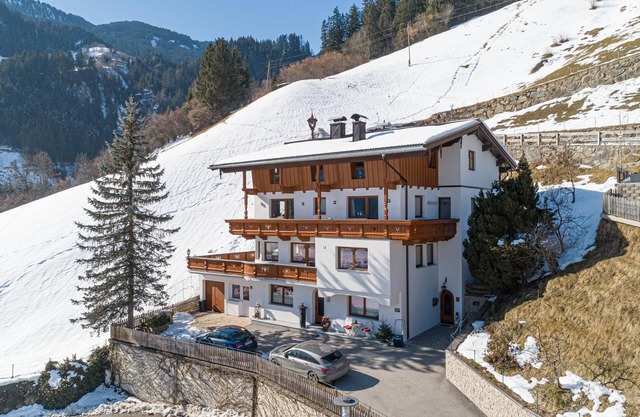 Cosy apartment with ski storage