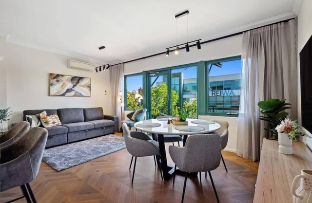 Cosy Apt in Subiaco with Free Parking