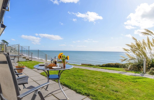 Cosy Cornish Apartment with Incredible Sea Views