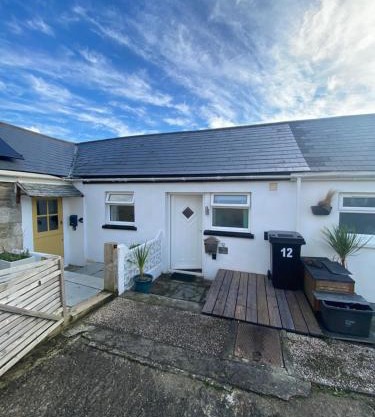 Cosy Cornish cottage with rural views