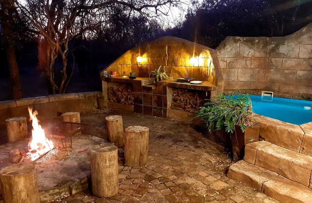 Cosy Cottage, in the heart of the African Bush. Close to Kruger National Park!