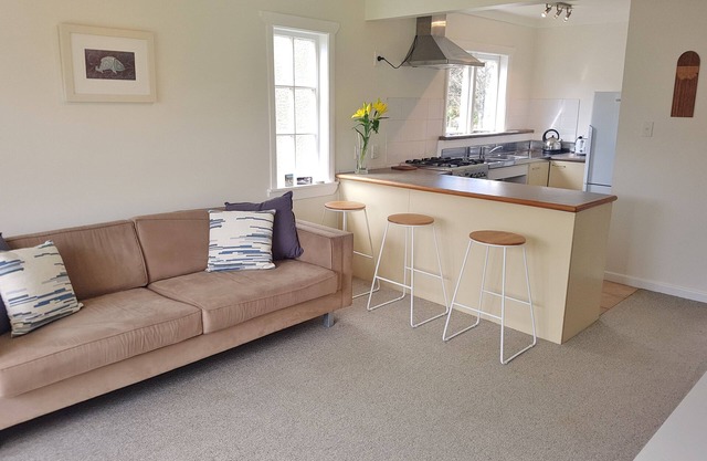 Cosy farm cottage with fantastic view and easy access to local amenities