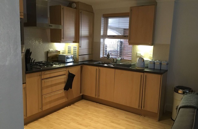 Cosy home from home in the heart of Old Town Swindon