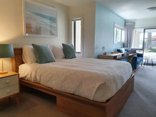 Cosy Mount Studio Moments to Beach & Downtown