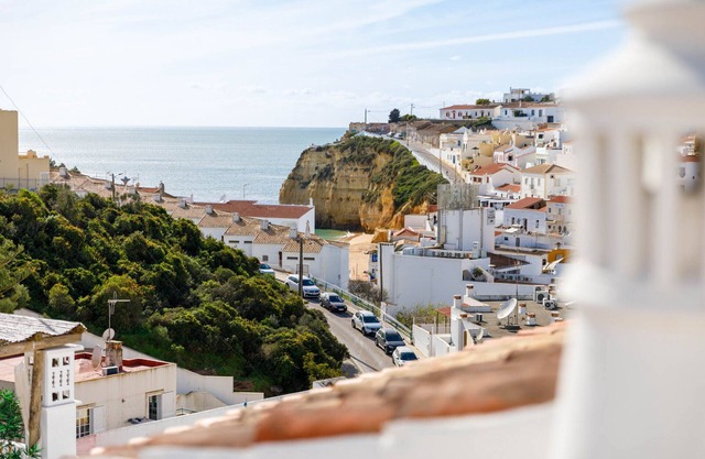 Cosy renovated Fishermans cottage just 200m from beach. Close to amenities