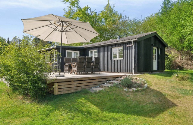 Cosy summerhouse with private garden