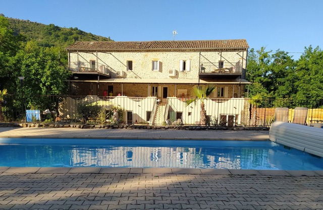 Cottage 2/4 pers with swimming pool in southern Ardèche