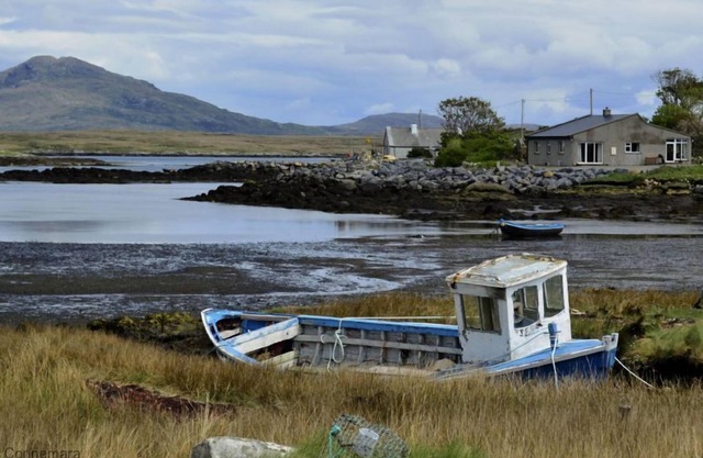 Cottage 216 - Roundstone - sleeps 8 guests in 3 bedrooms