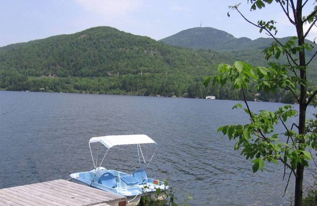 Cottage A, Snowshoes side