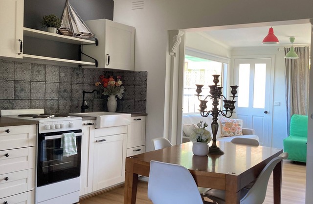 Cottage by the Sea -Quick response 24/7