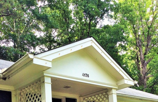 Cottage - Central location -Great for small family and friends. DISCOUNTS AVAIL!