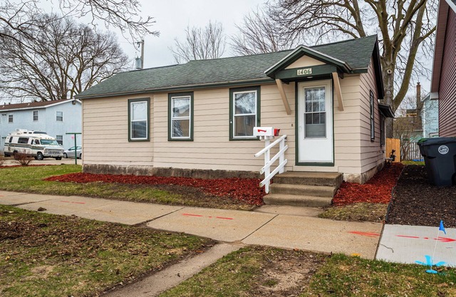 Cottage close to Oktoberfest action and Fest grounds!