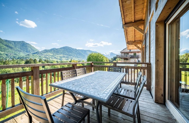 Cottage 'Côté Source' with Lake View, Private Terrace and Wi-Fi