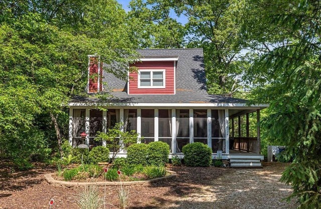 Cottage in quiet wooded setting w/communal pool | Chalonna Retreat Harbor Dunes