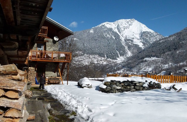 Cottage in small mountain village near the domain of arcs