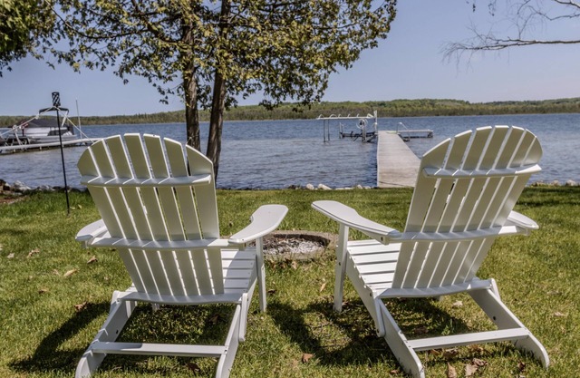 Cottage on Lake Leelanau for up to 12 guests