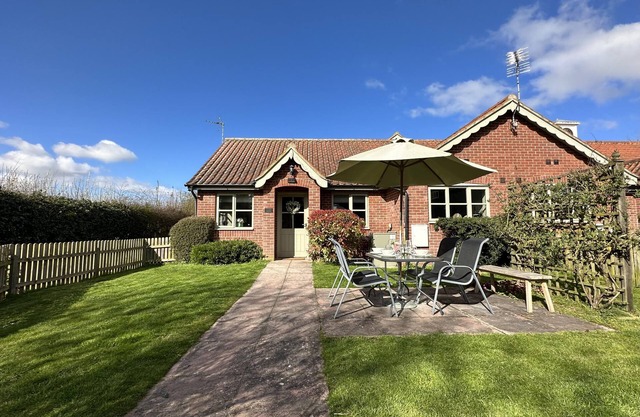 Cottage - Sleep 4, Pet Friendly & Enclosed Garden
