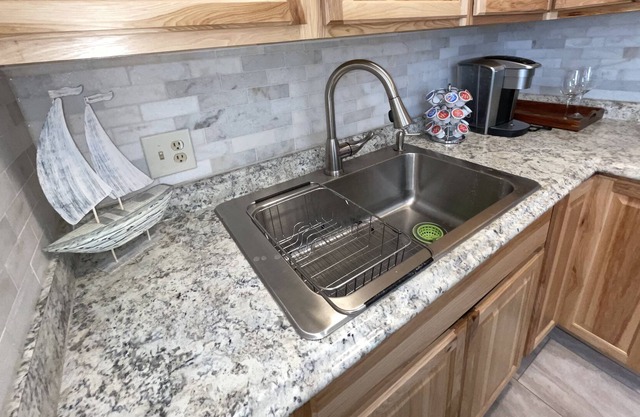 Cottage Studio - 10 min to the Woodlands TX