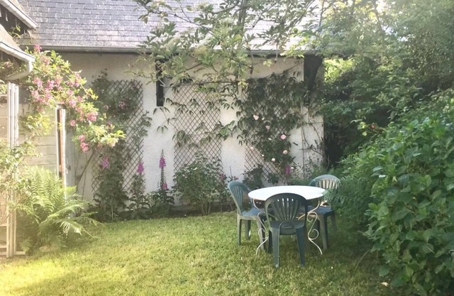 Cottage Villers, 15 mn walk from center and beach, 3 mn walk from train station