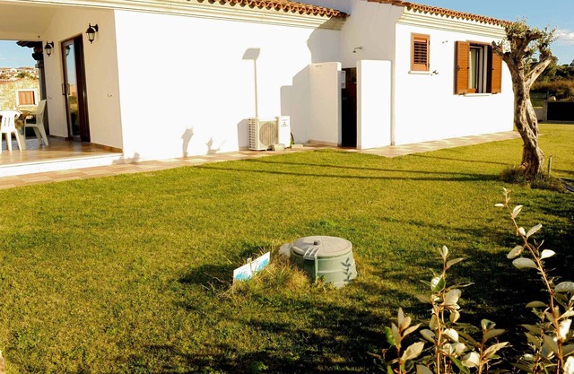 Cottage with beautiful garden, in quiet area