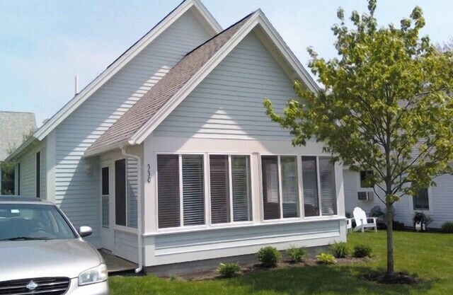 Cottages at Summer Village, fully furnished cottage, Wi-fi, heated pools, hot tub