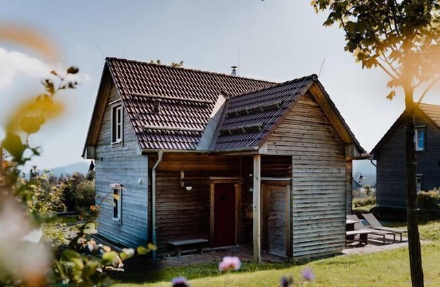 Cottages, turf house