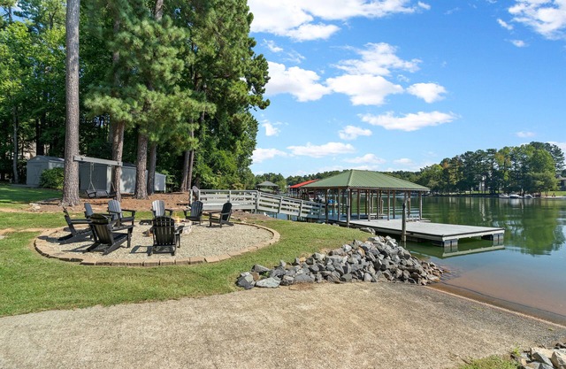 CottageVacations4u "All Decked Out" Lakefront- - swim platform-boat house-boat ramp-