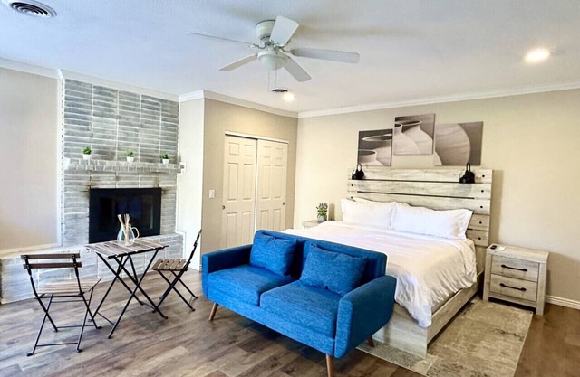 Cottonwood Haven: 1 Bed, 1 Bath + Games!