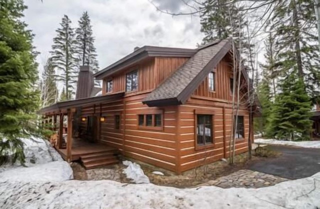 Country Chalet - Beautiful Chalet|Private Hot Tub, Wood Fireplace