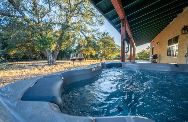 Country Cowboy Hot Tub Home on 20 Private Acres with 2 EV Chargers, Pet Friendly