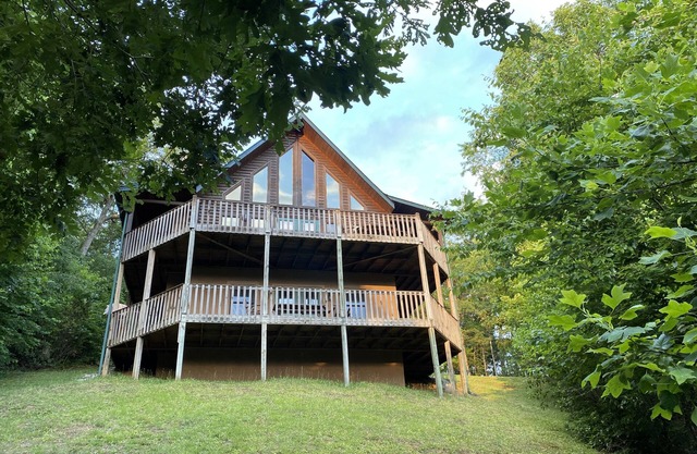 Country Escape Cabin in Smokies-Dog Friendly/Including Pool Table