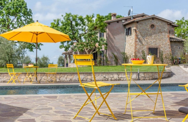 Country House/Farm House in Monteleone D'orvieto with 4 bedrooms sleeps 8