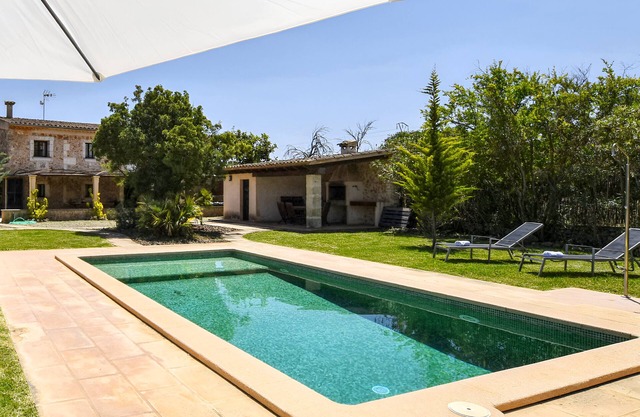 Country House 'Cadernera' with Private Pool, Wi-Fi and Air Conditioning