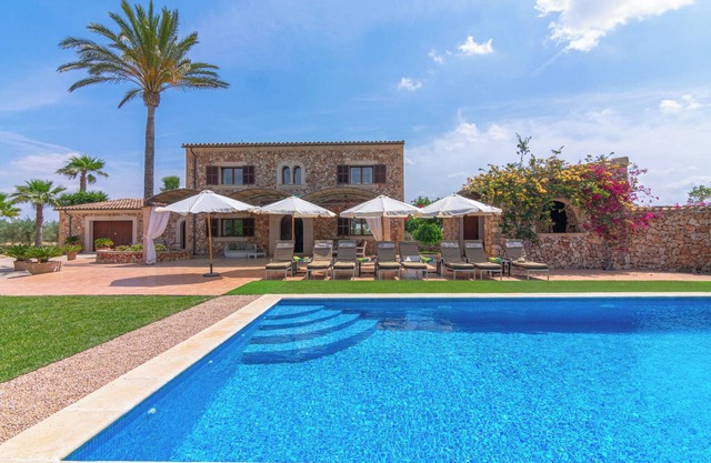 Country House 'Can Sanchez' with Private Pool, Wi-Fi and Air Conditioning