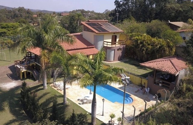 Country house in Atibaia with swimming pool in gated community
