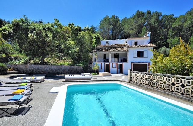 Country House 'Las Encinas' with Private Pool, Wi-Fi and Air Conditioning