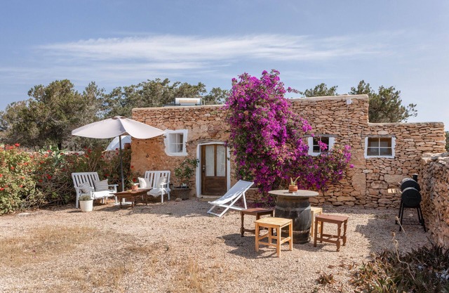 Country House 'Vicent' with Private Terrace and Garden
