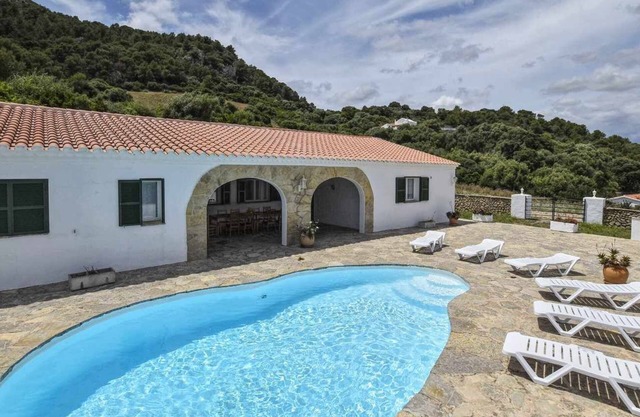 Country house with pool & panoramic views 8 people